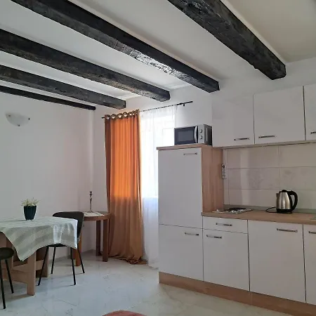 Apartament Levanat *