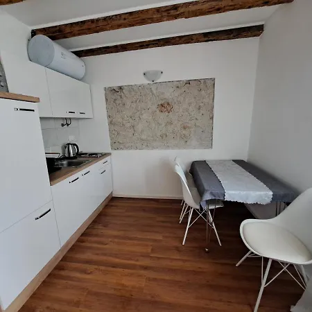 Levanat דירה נין