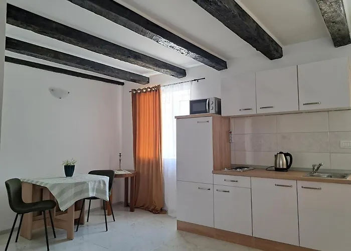 Apartman Levanat *